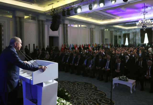 Cumhurbaşkanı Erdoğan'dan dünyaya sert mesaj: Türkiye gerekirse sıkıntı çeker ama sırtını dönmez