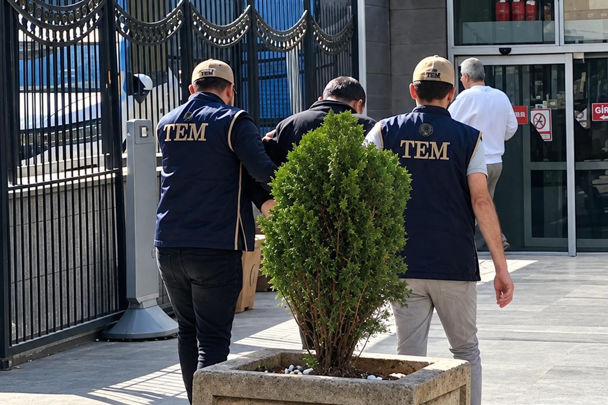 Eskişehir\'de kırmızı bültenle aranan DEAŞ şüphelisi yakalanıp tutuklandı
