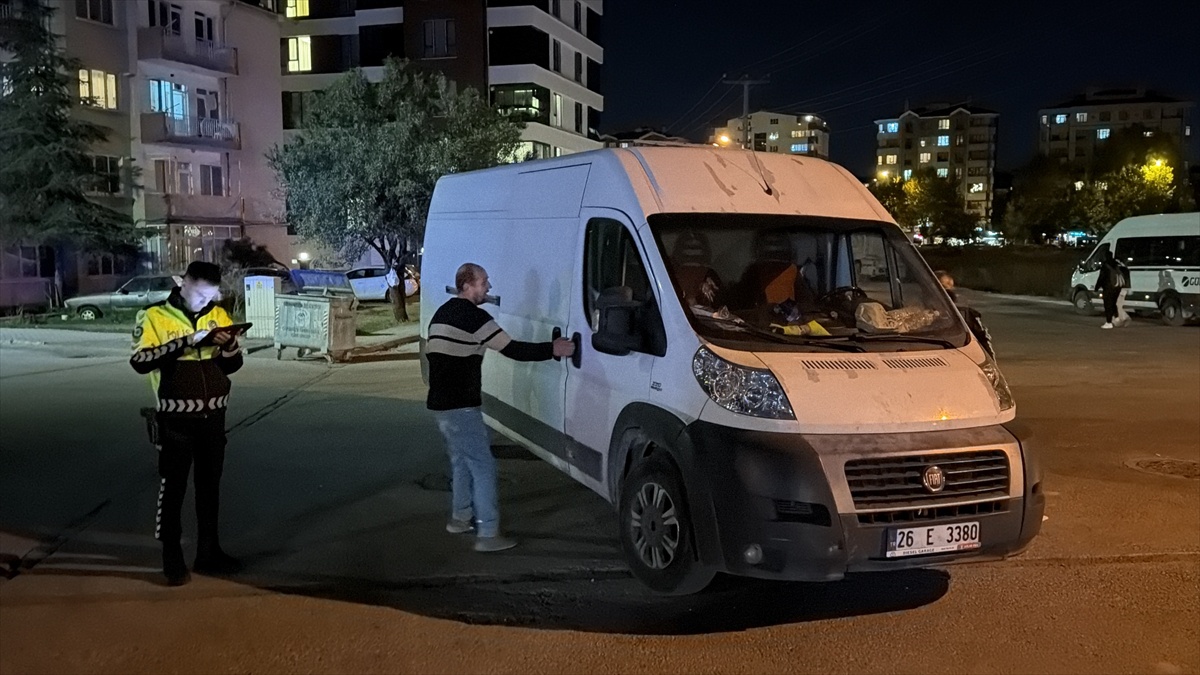 Eskişehir\'de minibüsün çarptığı bir kişi yaralandı