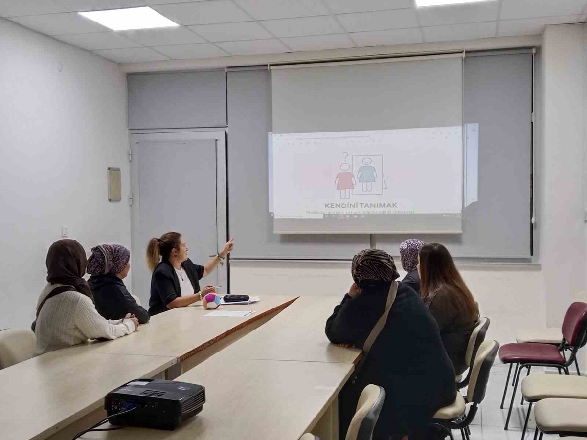 Eskişehir Odunpazarı\'nda SED\'li ailelere yaklaşık 9 haftalık aile eğitimi başlatıldı
