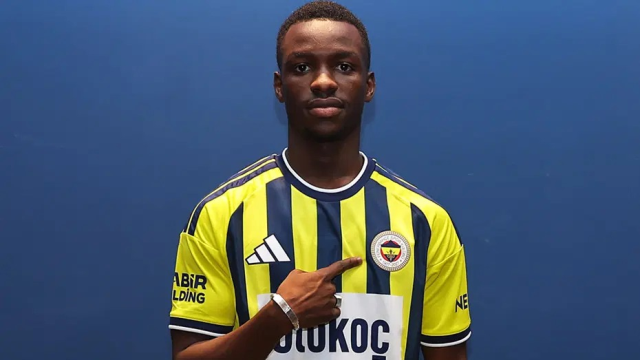 Fenerbahçe'de ayrılık! 1 dakika bile oynamadan gidiyor