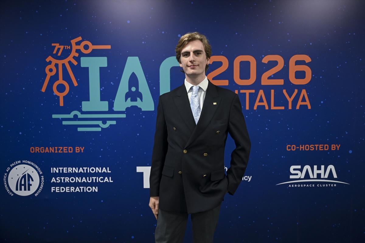 Ay\'ın sadece yüzde 6\'sı yaşanabilir, Forbes Space CEO\'su düzenleme çağrısı yaptı