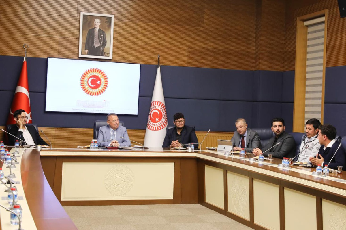 Fuat Oktay, Afgan öğrencilerle Meclis\'te bir araya geldi