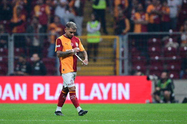Galatasaray, 10 kişi kaldığı maçta son anlarda attığı gollerle güldü