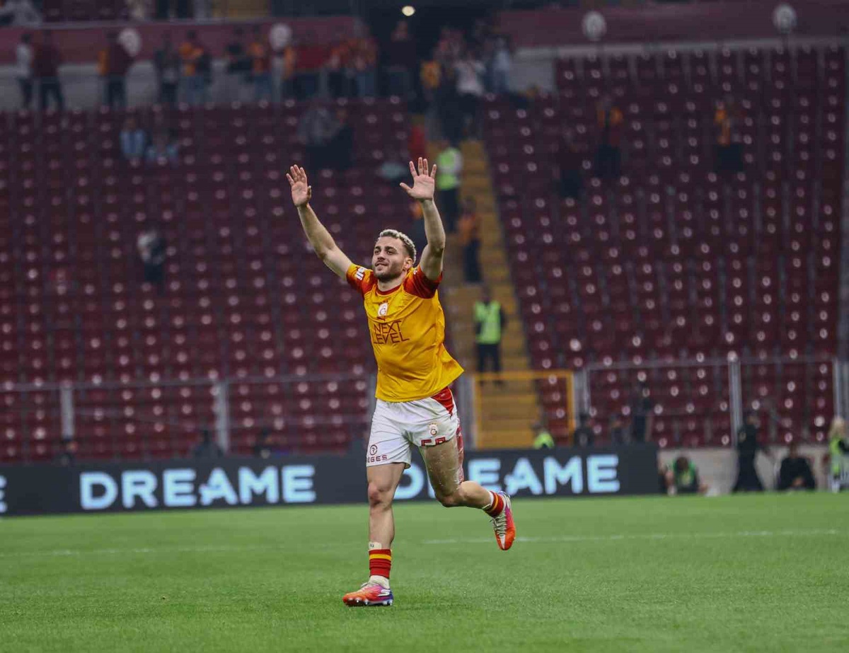 Galatasaray Kasımpaşa\'yı 3-1 yendi, Barış Alper taraftar çağrısına uyup sahaya döndü