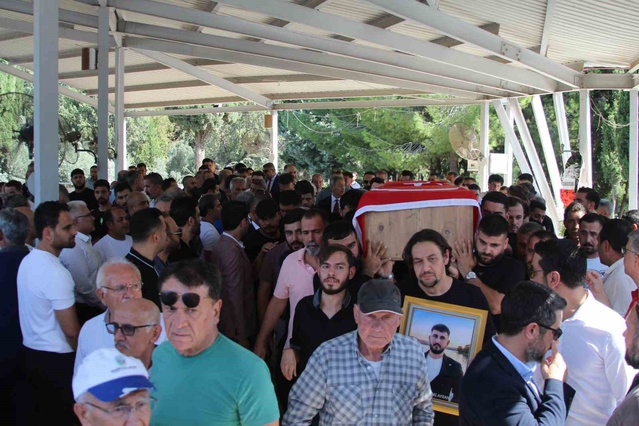 Girne'deki gemi faciasında ölen 27 yaşındaki Adanalı genç Kabasakal'da defnedildi