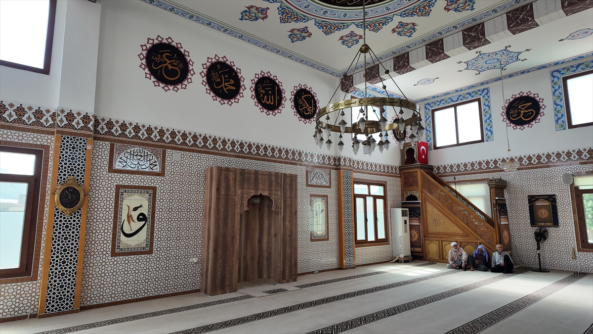 Hatay Kırıkhan\'da deprem sonrası Marangozlar Camisi 137\'nci cami olarak açıldı