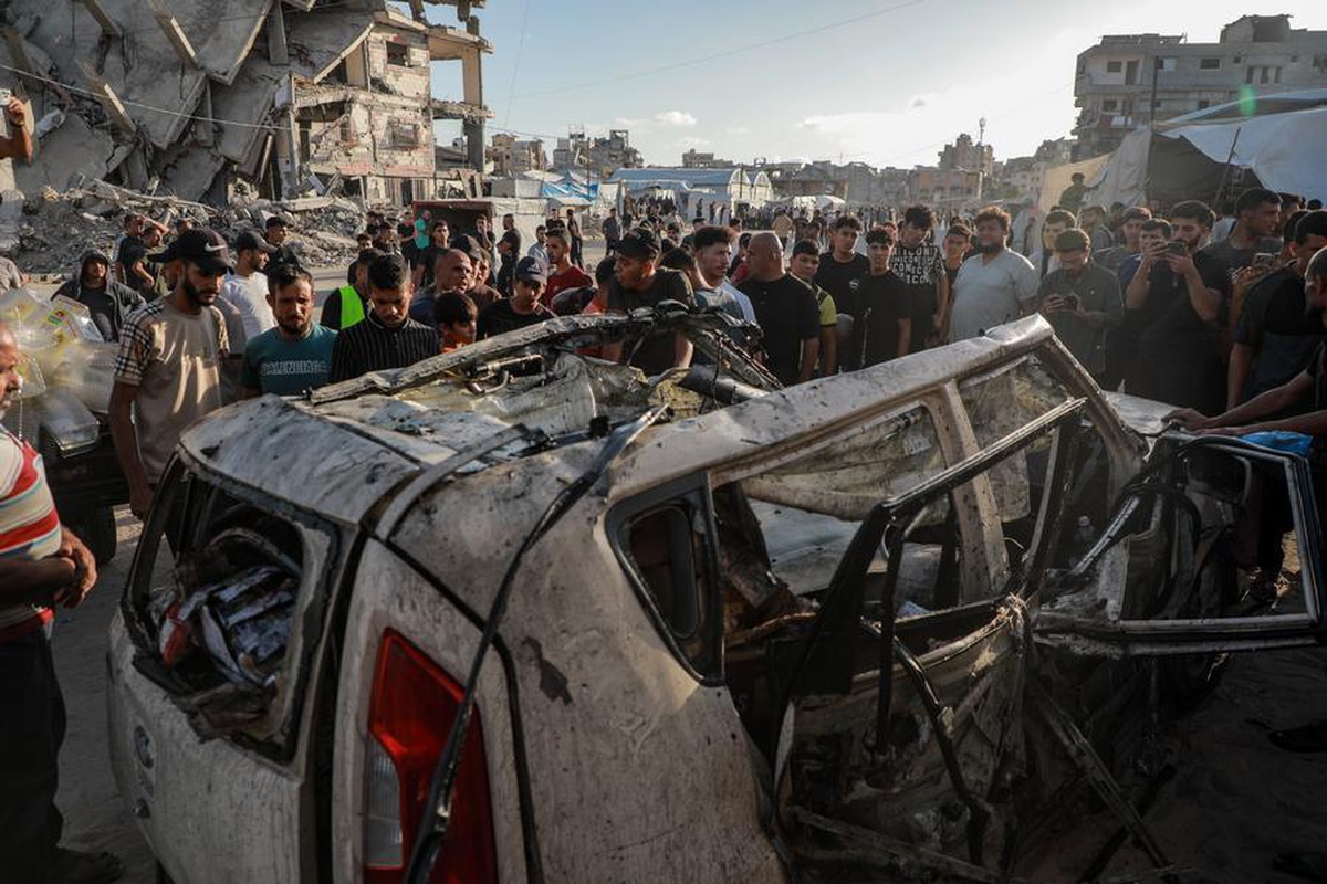 İsrail, Gazze batısındaki Tel el-Heva\'da aracı İHA ile hedef aldı, 2 Filistinli öldü