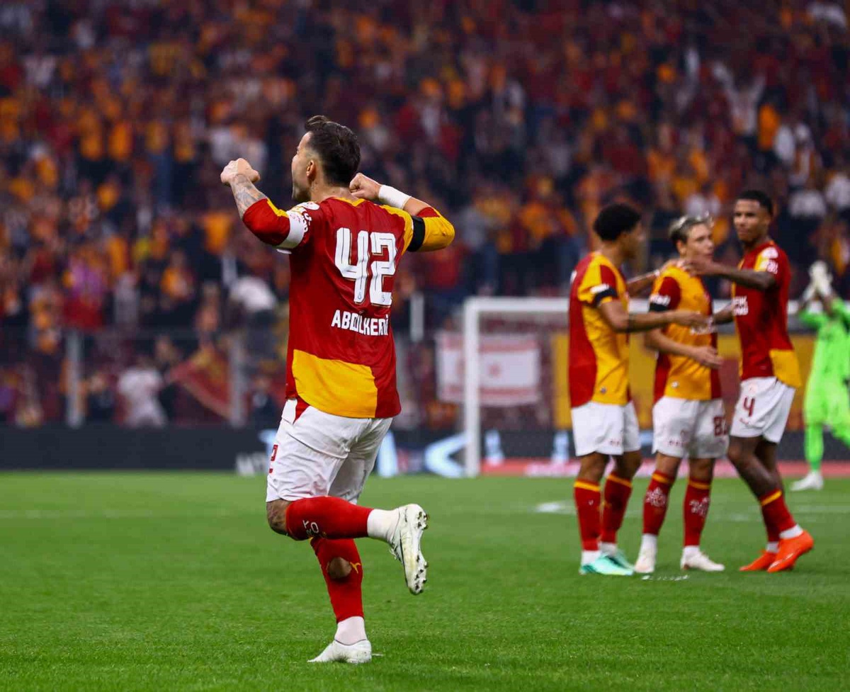 Galatasaraylı Abdülkerim Bardakcı, Kasımpaşa maçında sezonun 2. golünü kafayla attı