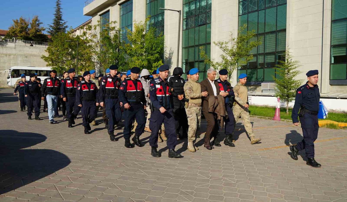 Kırıkkale Yahşihan\'da soruşturmada Başkanvekili dahil 9 şüpheli adliyeye sevk edildi