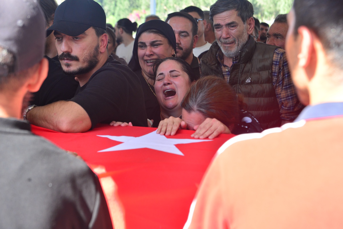 267 kişi taşıyan katamaran kazasında kaybolan Mehmet Nuri Ayran Adana\'da defnedildi