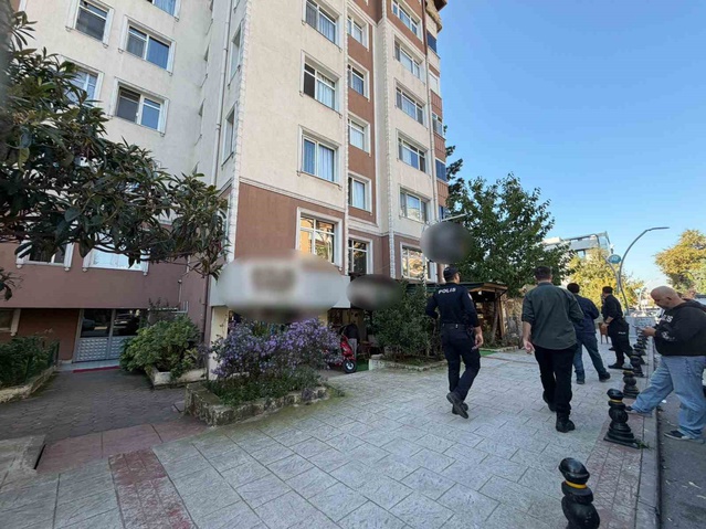 Kocaeli'de kuaföre sığınmaya çalışan eski eş, 4 el ateşle öldürüldü, zanlı yakalandı