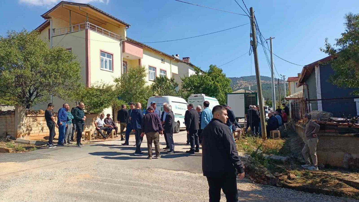 Aydoğdu ailesi, Konya Hüyük\'teki kazada hayatını kaybetti, İmrenler\'de defnedildi