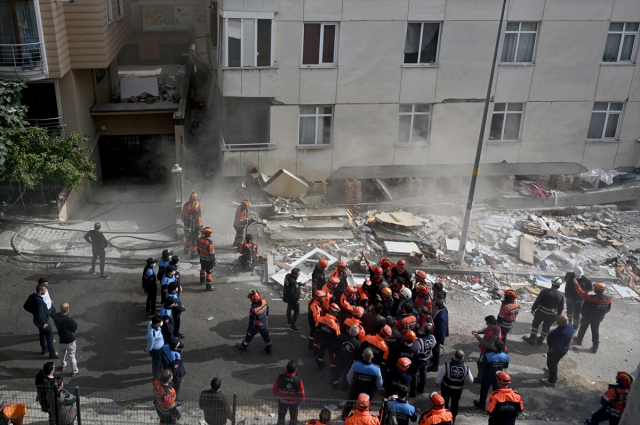 Maltepe'de çöken apartmanda can kaybı 3'e yükseldi