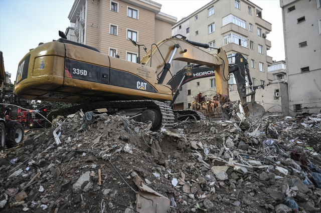 Maltepe'de çöken binanın bilirkişi ön raporu çıktı! Kaçak katların yıkım kararı uygulanmamış