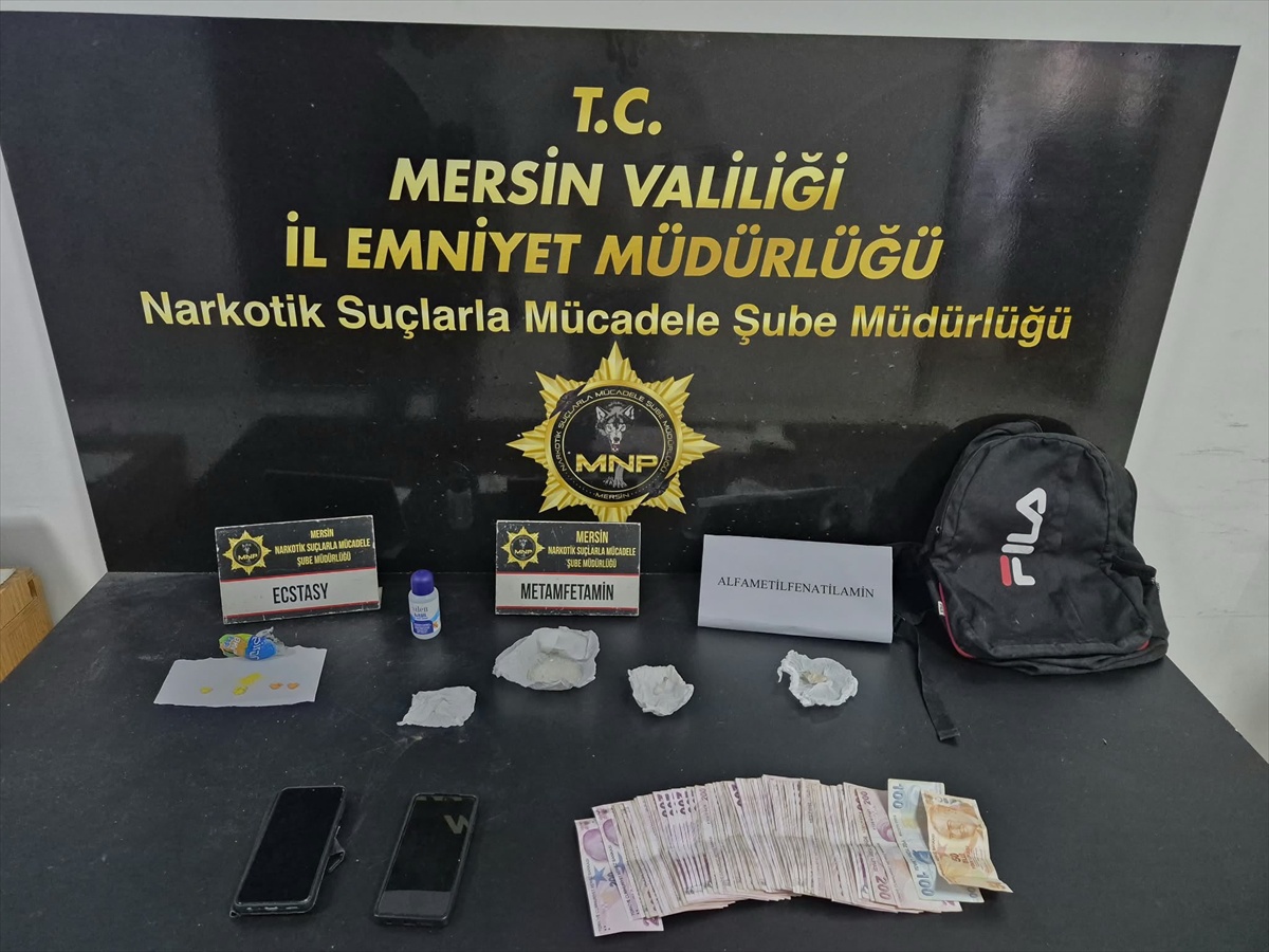 Mersin\'de uyuşturucu operasyonunda 4 kişi tutuklandı, 4 kilo 670 gram esrar ele geçti