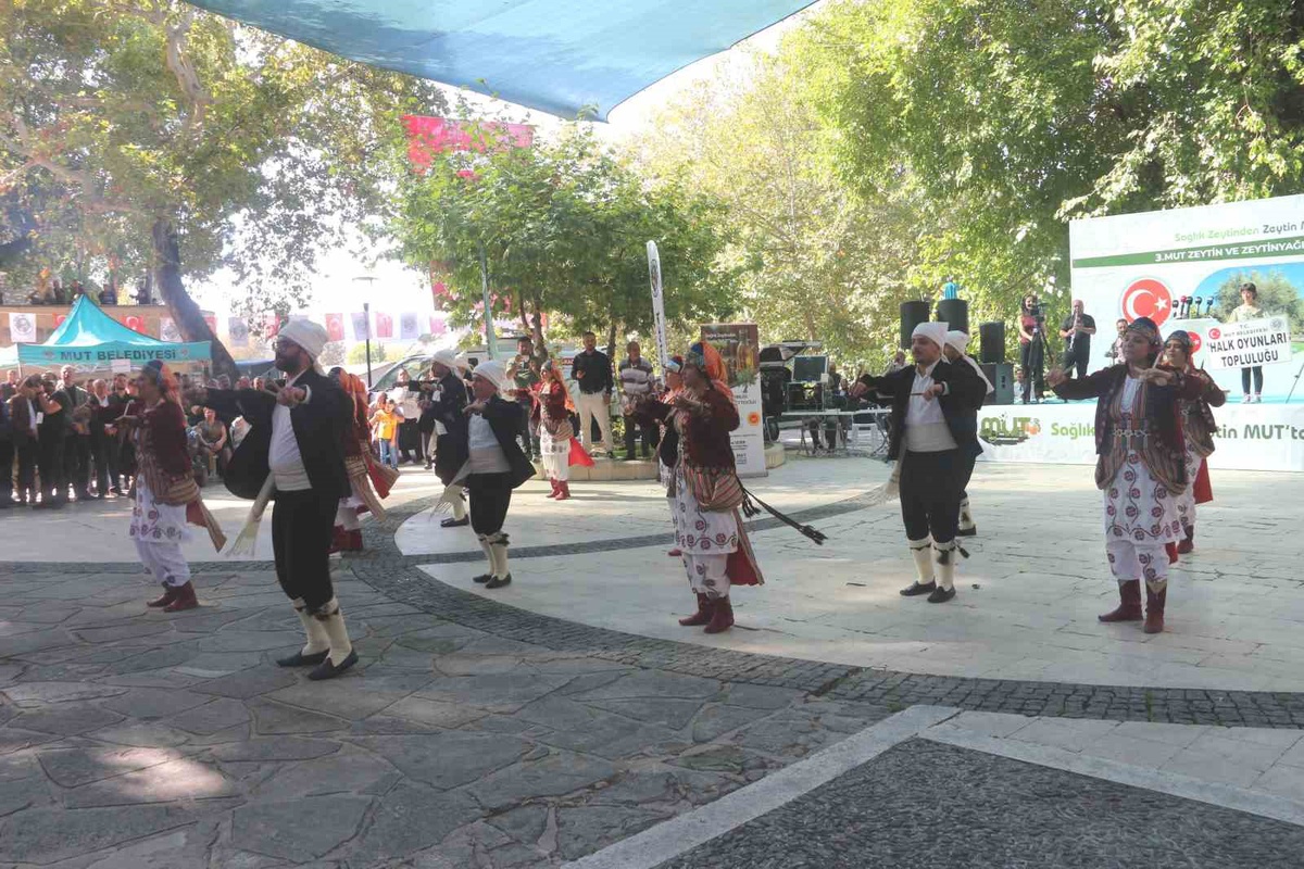 Mersin Mut\'ta 3. Zeytin ve Zeytinyağı Festivali açılışla başladı