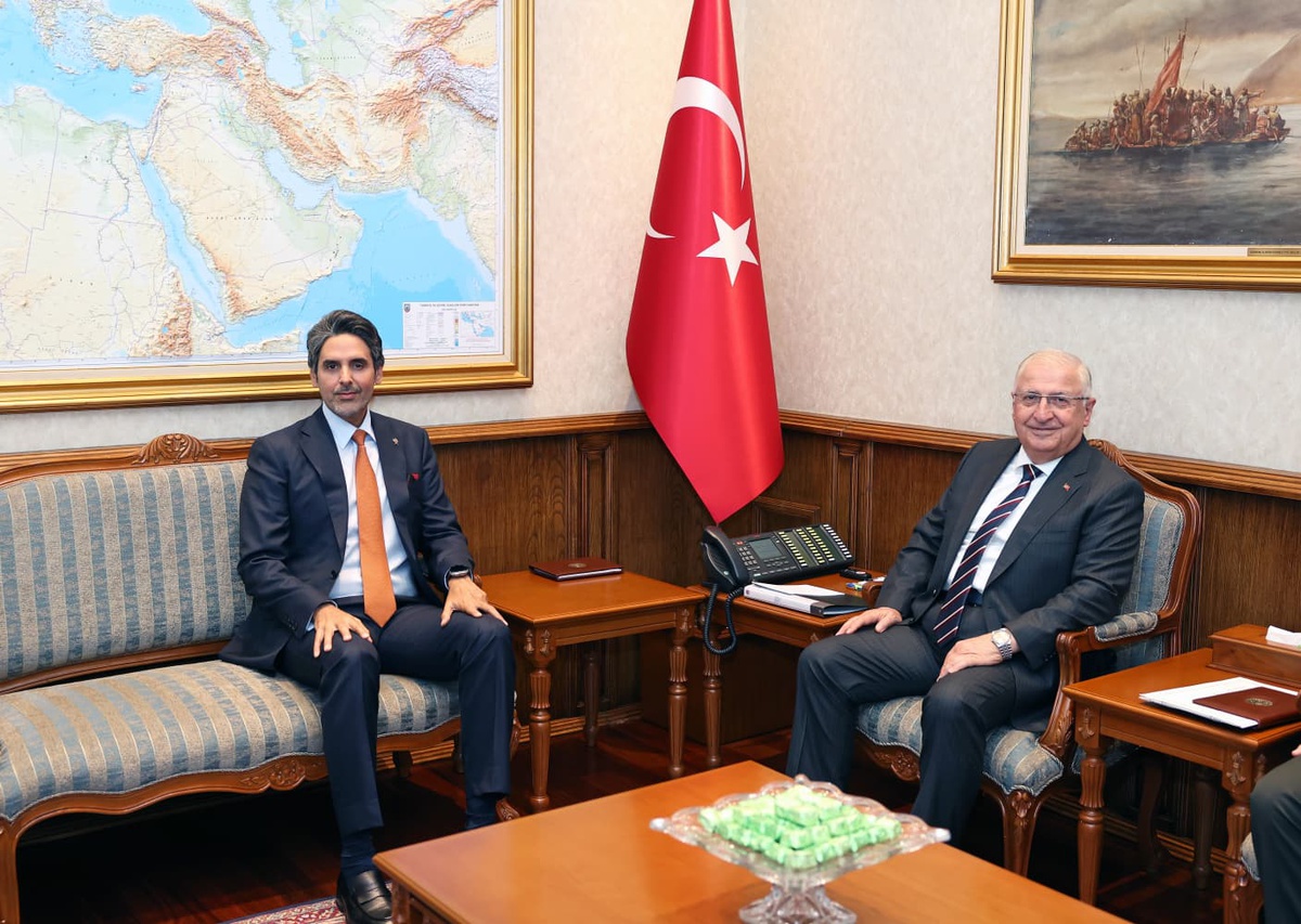 Katar\'ın Ankara Büyükelçisi Al-Henzab, Savunma Bakanı Güler tarafından kabul edildi.