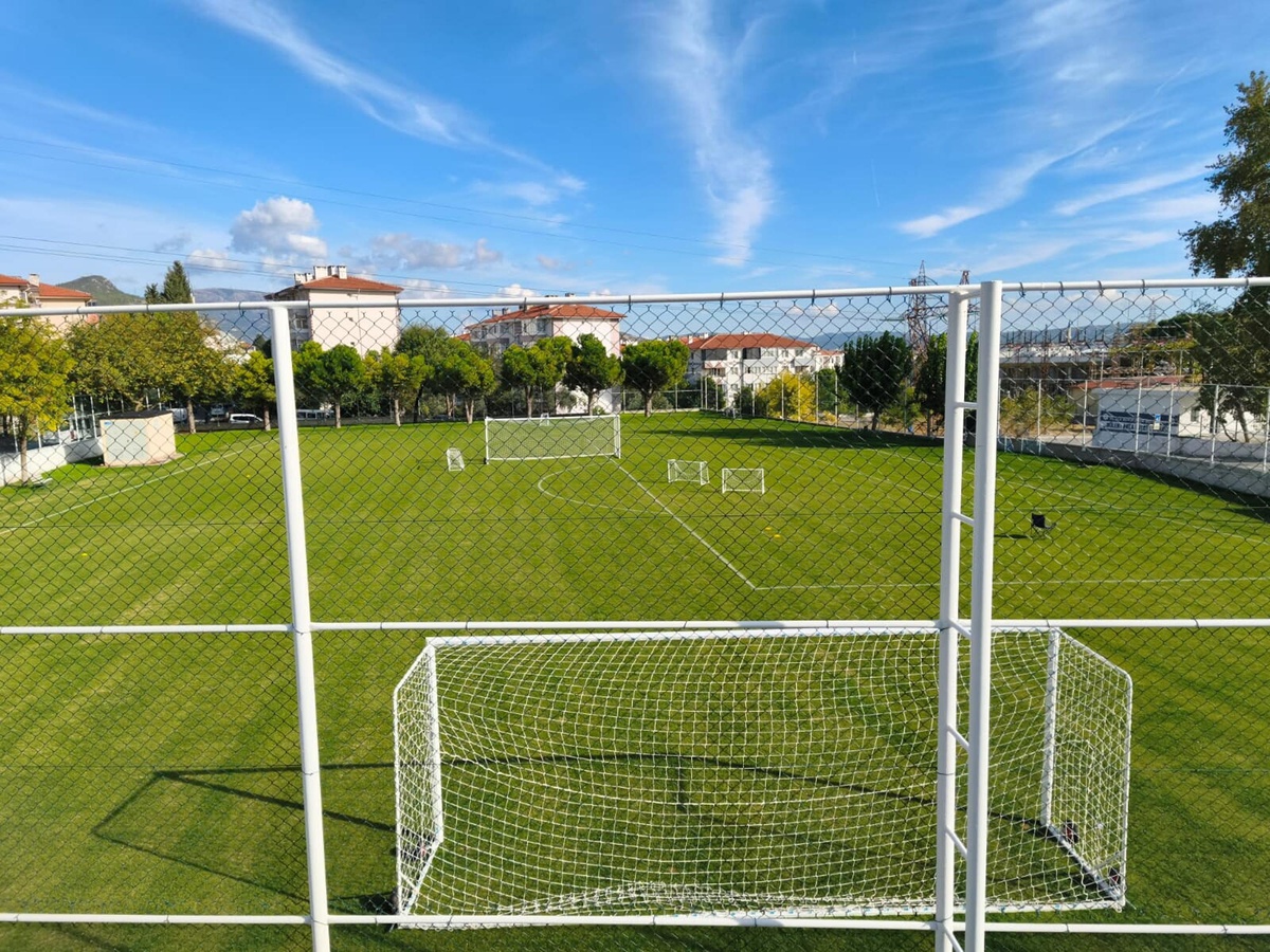 Muğlaspor\'da antrenman sahası eski başkanlarından Hamdi Yücel Gürsoy\'un adını aldı