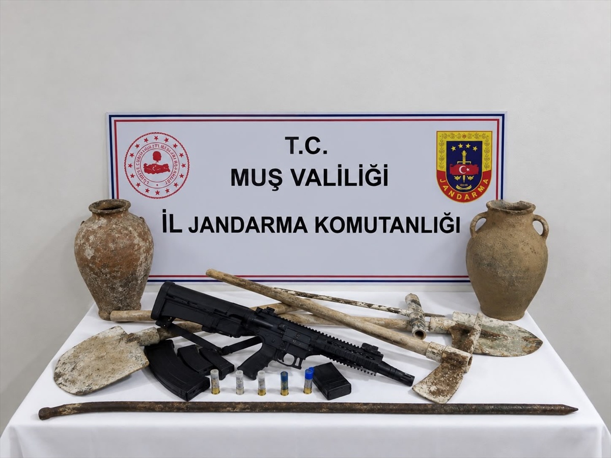 Muş Bulanık\'ta kaçak kazı şüphesiyle bir kişi gözaltına alındı, av tüfeği bulundu