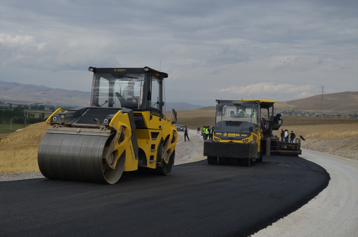 Muş Valisi Çakır, köy yol çalışmalarını inceledi, 580 milyon liralık bütçe açıkladı