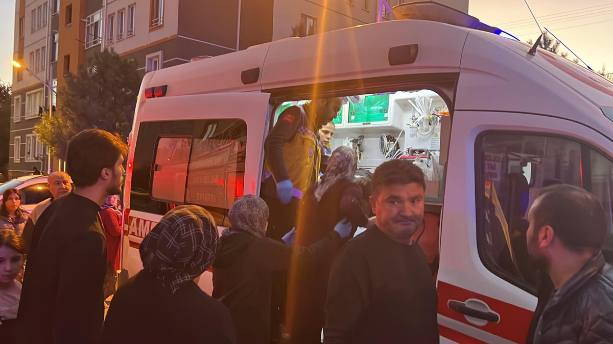 Nevşehir\'de apartman yangınında dumandan etkilenen 6 kişiye ekipler müdahale etti
