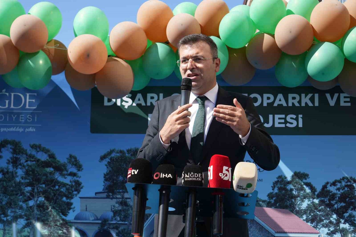 Niğde\'de yaklaşık 100 milyon liralık Dışarı Camii otopark projesinin temeli atıldı