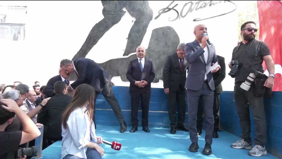 Özgür Özel: "Kimse enseyi karartmasın. O sandığa varacağız, o seçimi alacağız"