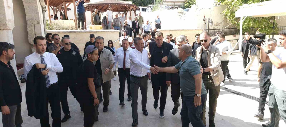 Özgür Özel, Silifke\'de belediye başkanlarına yönelik süreçlere tepki gösterdi