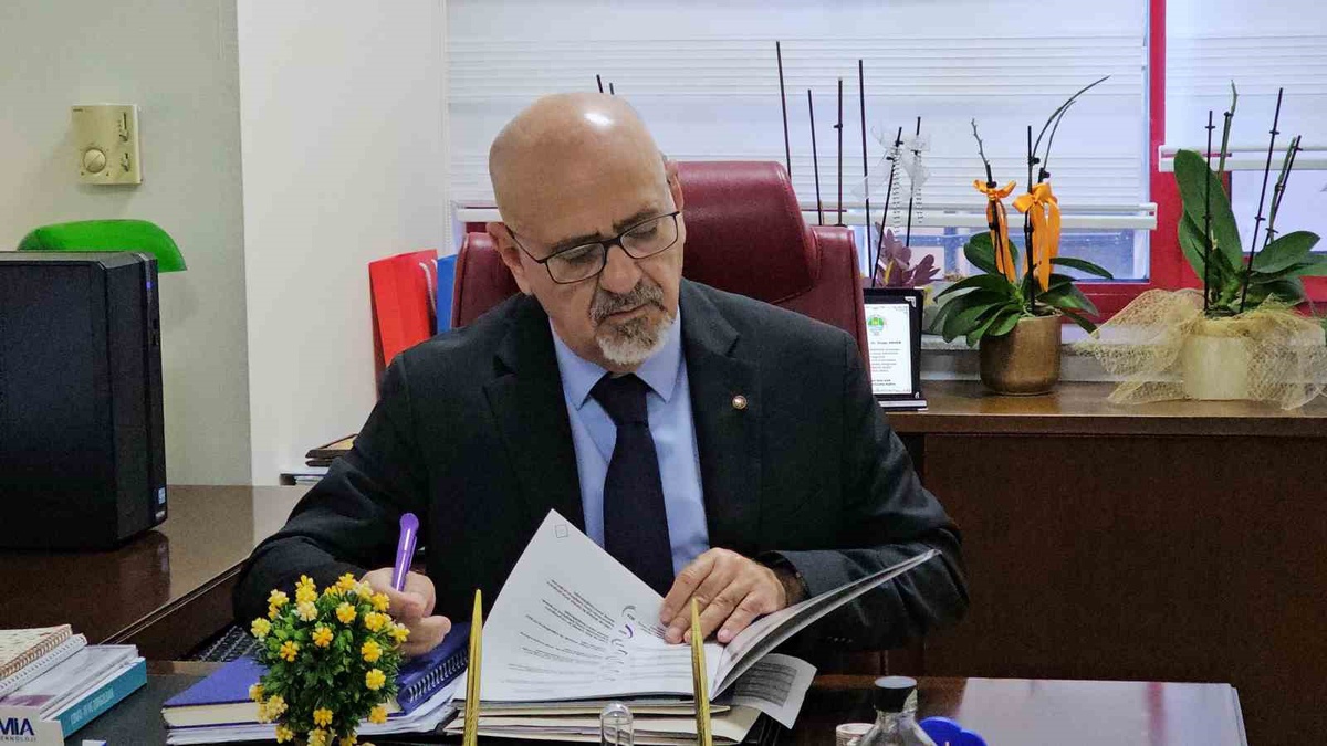Prof. Dr. Mungan, kanserden korunmada vitamin hapları yerine doğal gıdaları önerdi