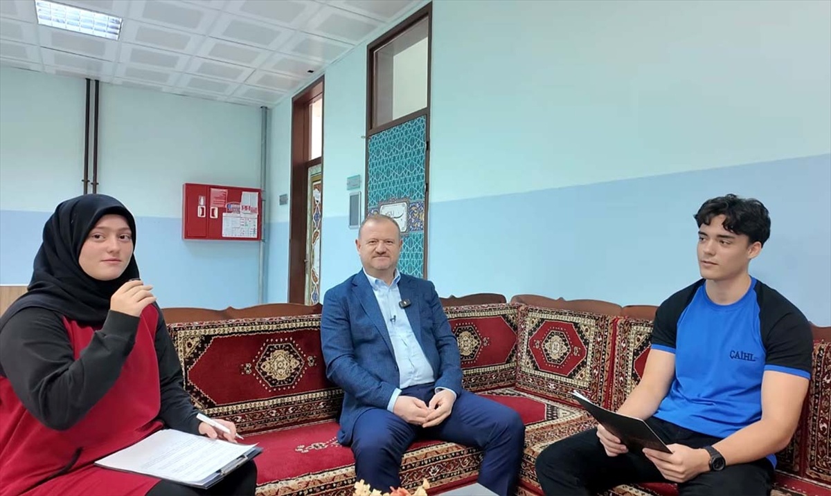RTÜK Başkanı Daniş, Çanakkale Anadolu İmam Hatip Lisesi öğrencilerinin sorularını yanıtladı