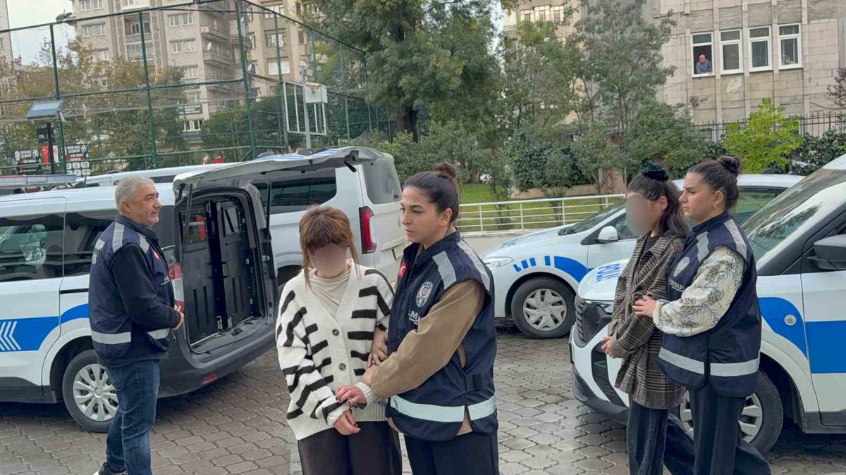 Samsun İlkadım\'da 3 kız kardeş, kadını darbettikleri iddiasıyla adliyeye sevk edildi