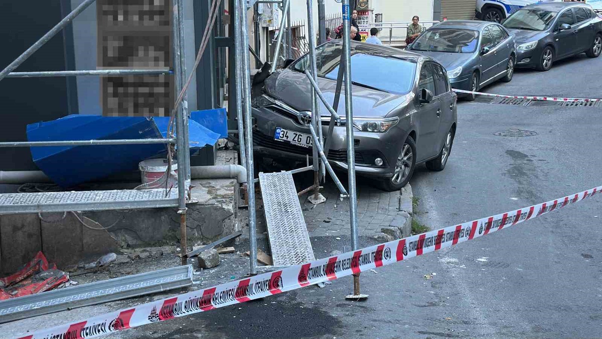 Şişli\'de marketten çıkan vatandaşa çarpan araç sürücüsü gözaltına alındı