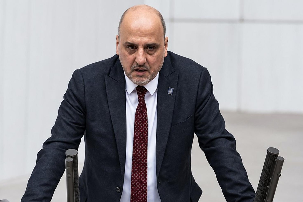 TİP Milletvekili Ahmet Şık Eskişehir\'de hastaneye kaldırıldı, anjiyo oldu