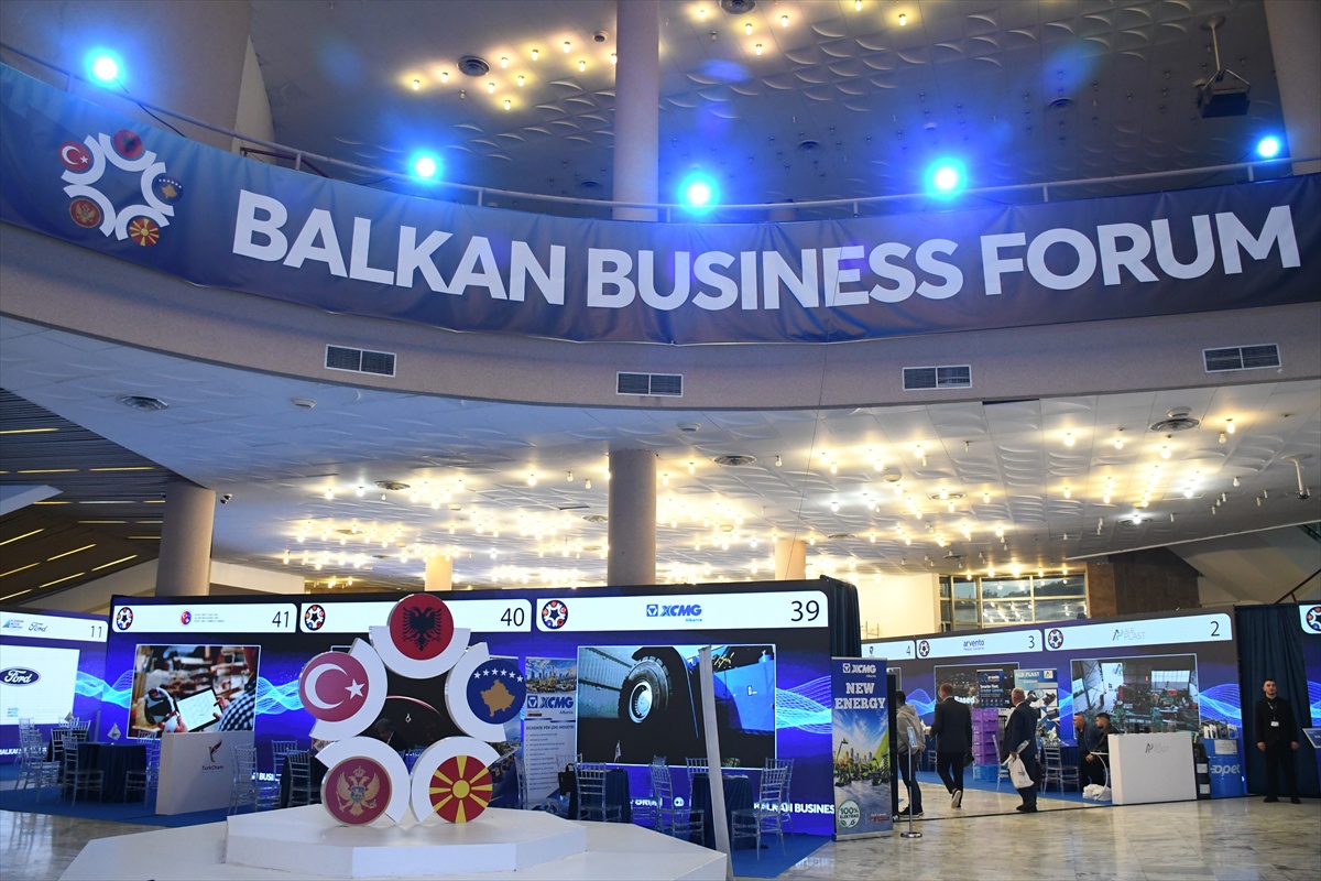 Ekonomi Bakanı İbrahimaj, Tiran\'daki Balkan İş Forumu\'nda bölgesel işbirliğini vurguladı