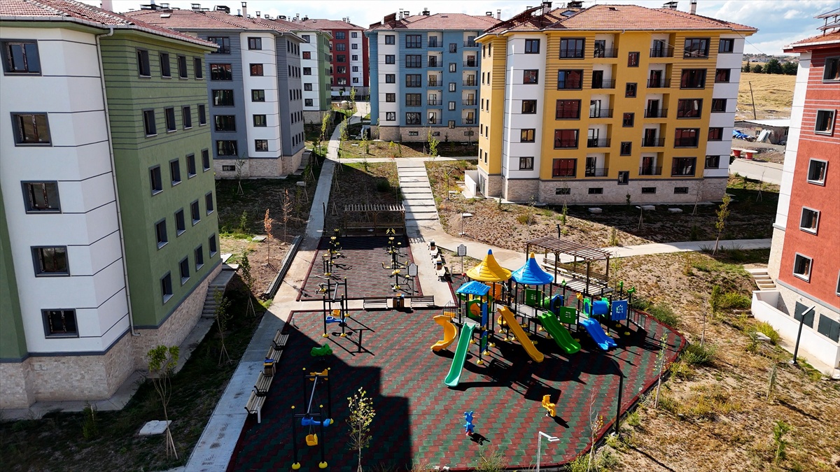 TOKİ, 2026\'nın son çeyreğine 58 şehirde 83 bin 504 sosyal konutla girdi