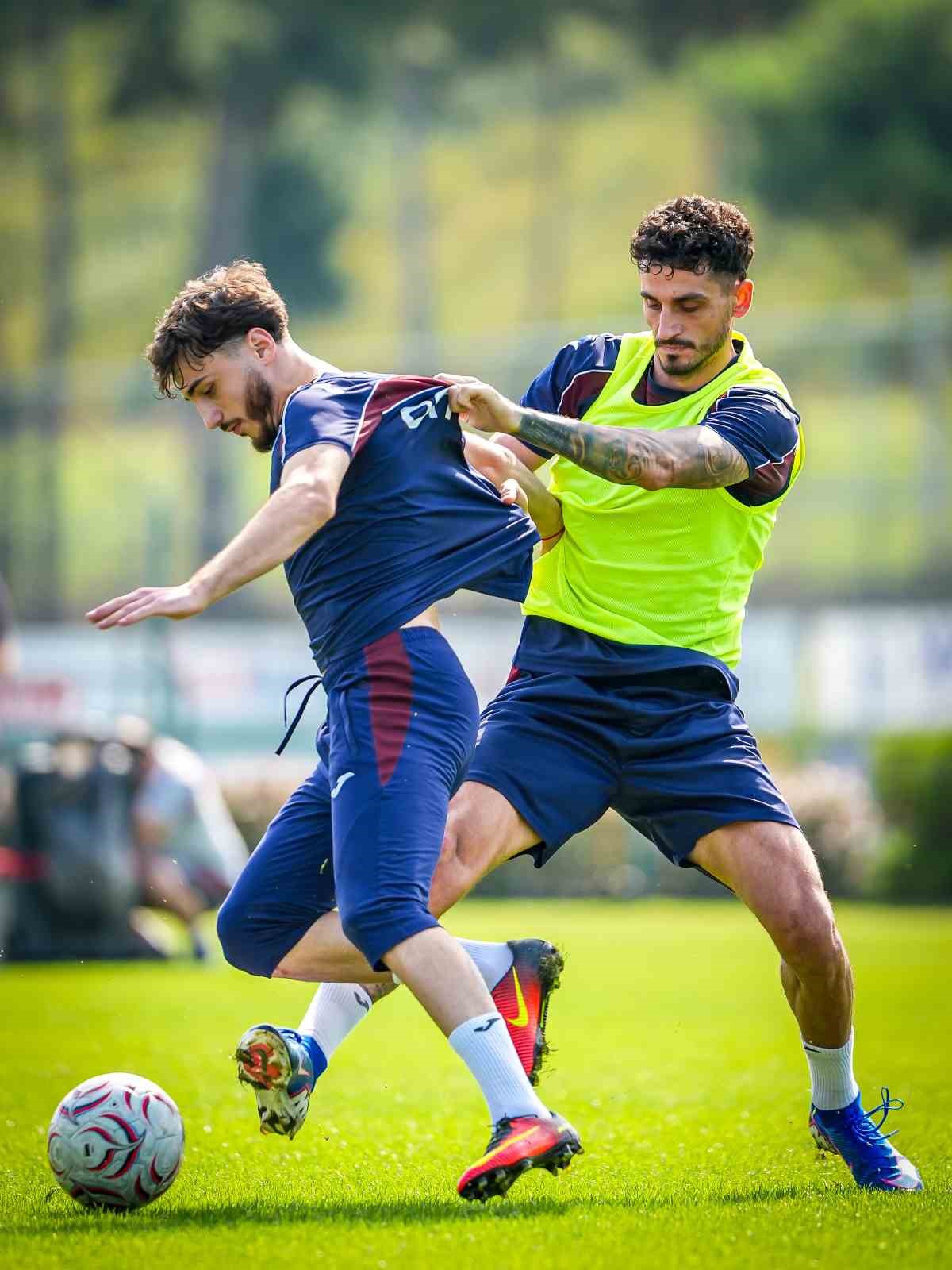 Trabzonspor, Samsunspor mesaisini tamamlayıp 23 kişilik kadroyla Samsun\'a gitti