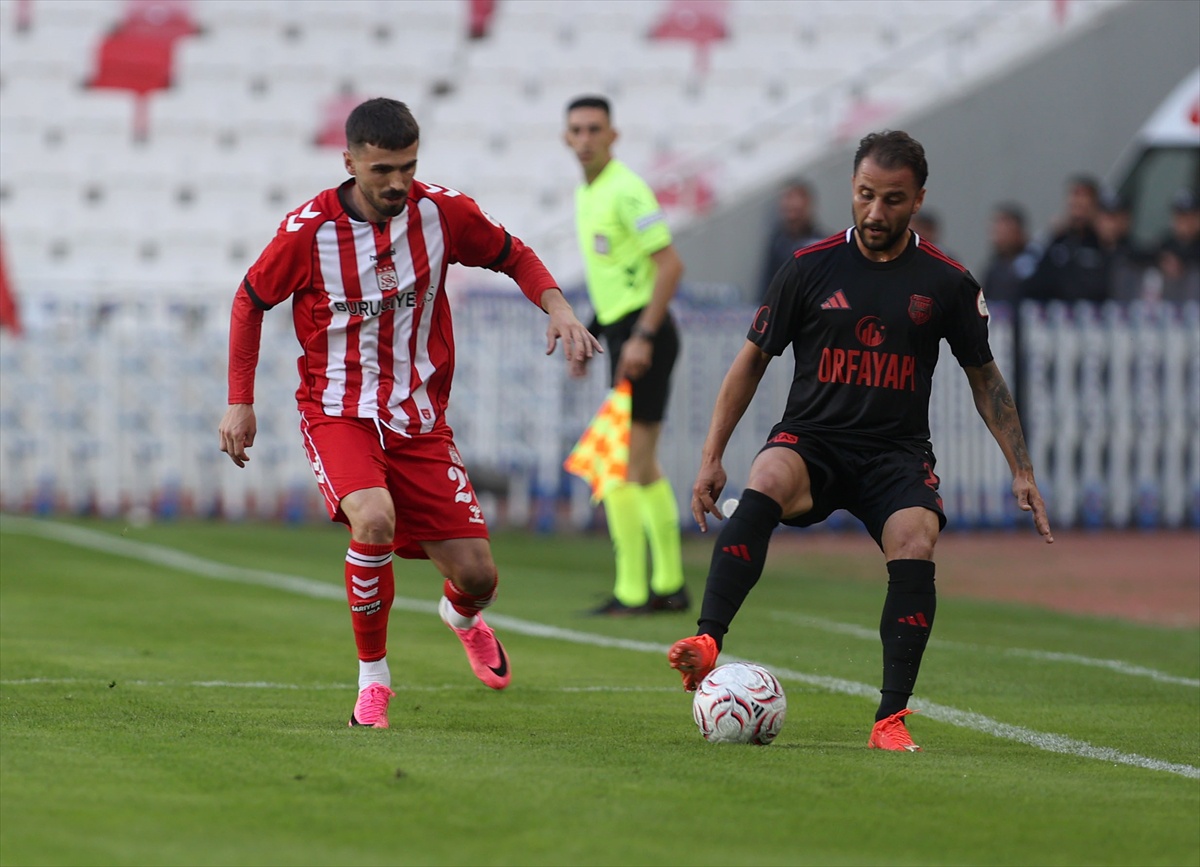 Trendyol 1. Lig\'de Manaj\'ın iki golüyle Sivasspor, Pendikspor\'u 4-1 yendi