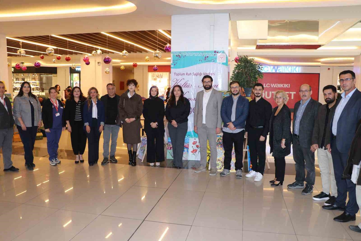 Erzincan\'da TRSM danışanlarının el emeği ürünleri panayırda ziyaretçilerle buluştu
