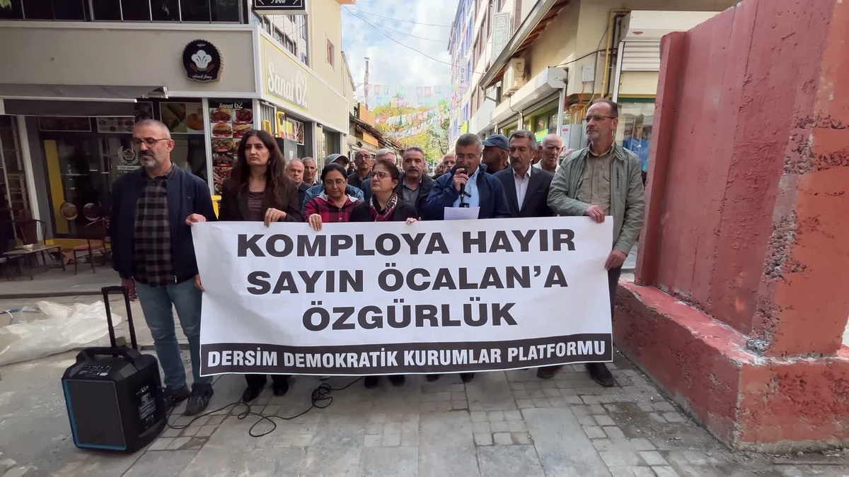 DEM Parti Tunceli\'de eylem yaptı, Kordu Öcalan\'ın fiziki özgürlüğünü istedi