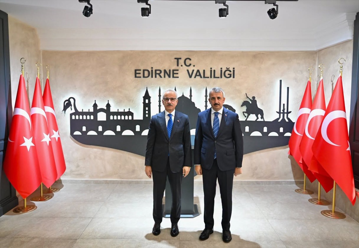 Bakan Uraloğlu, hızlı tren hattı açılışı öncesi Edirne Valisi Sezer\'i ziyaret etti