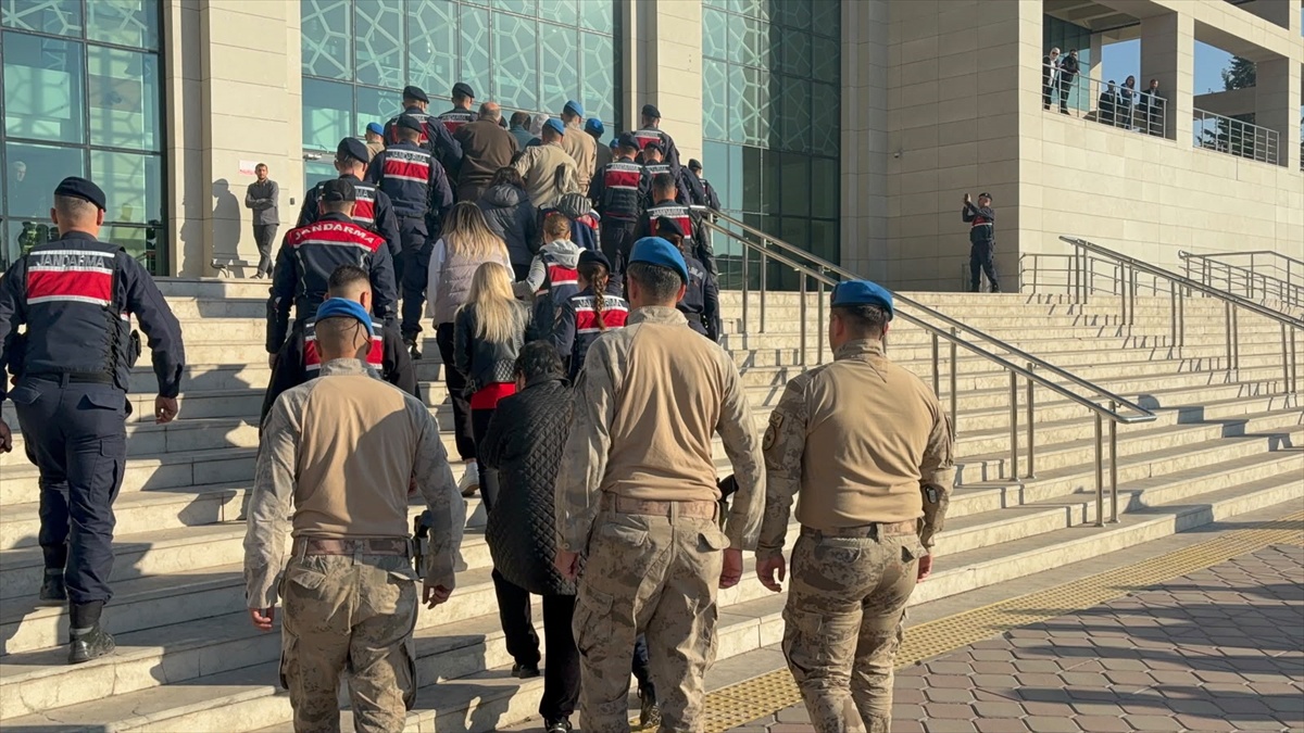 Kırıkkale Yahşihan\'da belediye yolsuzluk soruşturmasında 9 şüpheli adliyeye sevk edildi