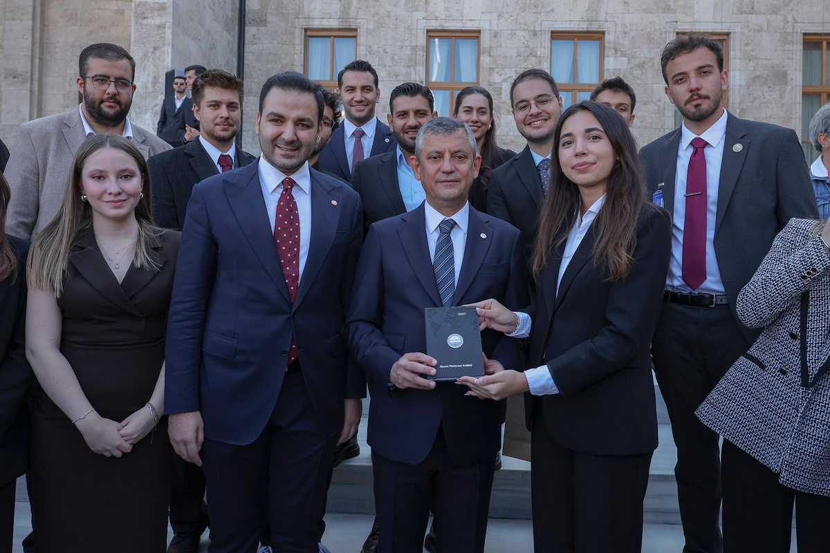YENİ Partili Cem Aydın, KYK bursunun ancak 16 günlük yemeğe yetmesini yetersiz buldu