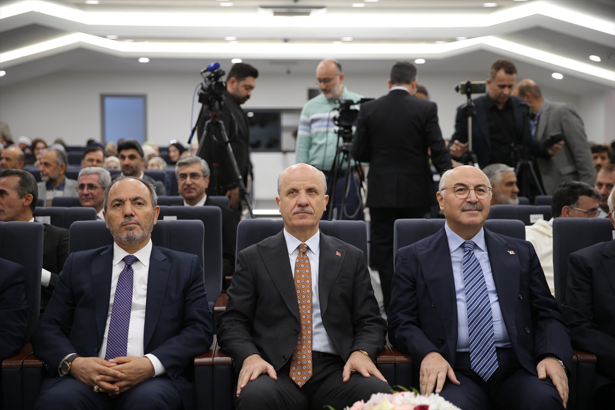 YÖK Başkanı Özvar, Denizli\'de İmam Buhari\'nin ilmi mirasını anlattı