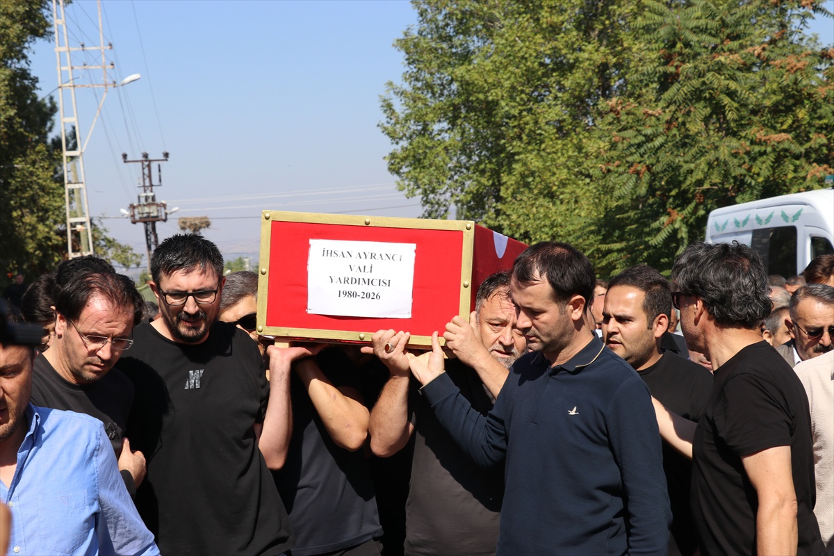 Afyonkarahisar Vali Yardımcısı Ayrancı, Amasya Suluova\'da son yolculuğuna uğurlandı