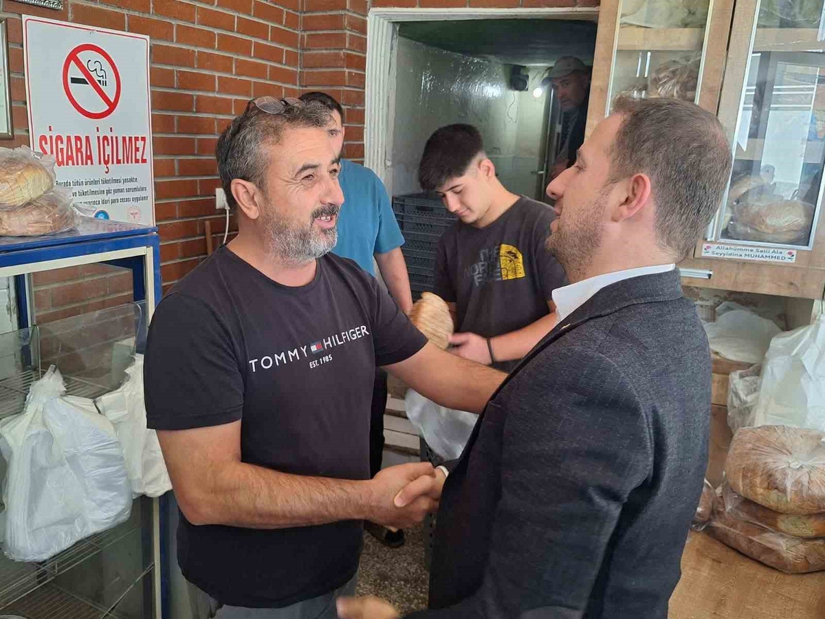 AK Parti Bursa Milletvekili Kılıç, Manisa Selendi\'de esnaf ve vatandaşlarla görüştü