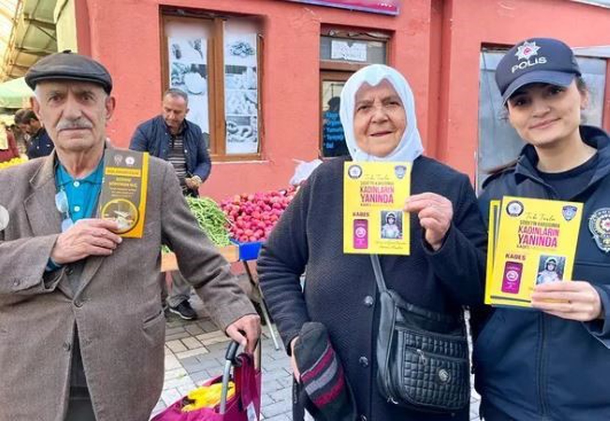 Ardahan\'da polis, dolandırıcılık ve kadına yönelik şiddete karşı uyarılarda bulundu