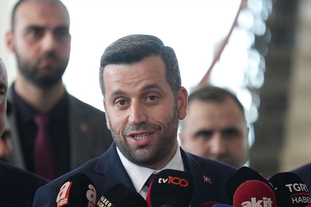 AK Parti\'li Serdar Orhan, Ataşehir Belediye Başkan Vekili 18 oyla seçildi
