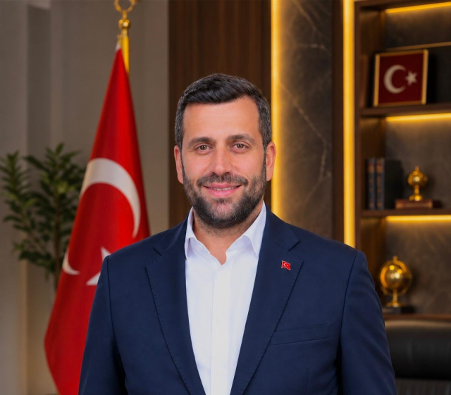 Ataşehir Belediyesi AK Parti'ye geçti