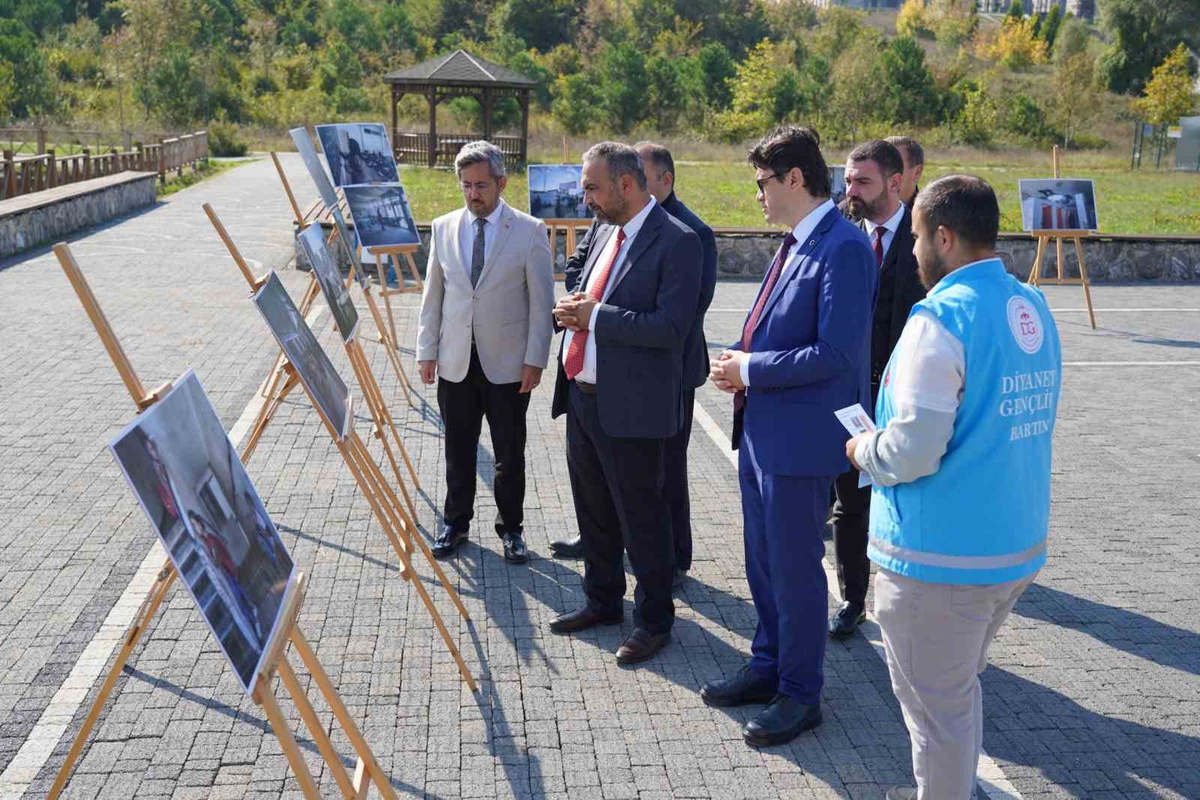 BARÜ\'de Gazze\'deki insanlık dramı sergiyle ve çadır çalışmalarıyla anlatıldı